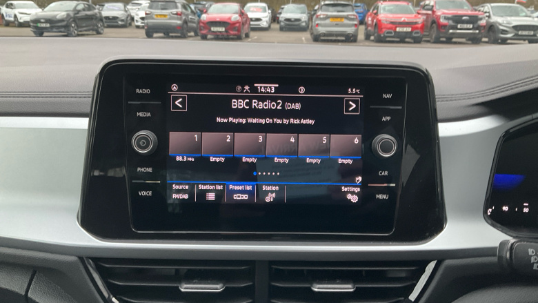 Volkswagen T-Roc 1.5 TSI Life 5dr Petrol Hatchback